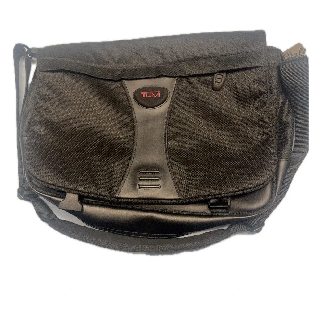 Tumi‎ Black Messenger Bag Briefcaae